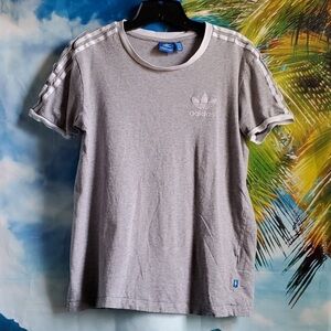 adidas Original stripes on shoulder short sleeves tee shirt size S
